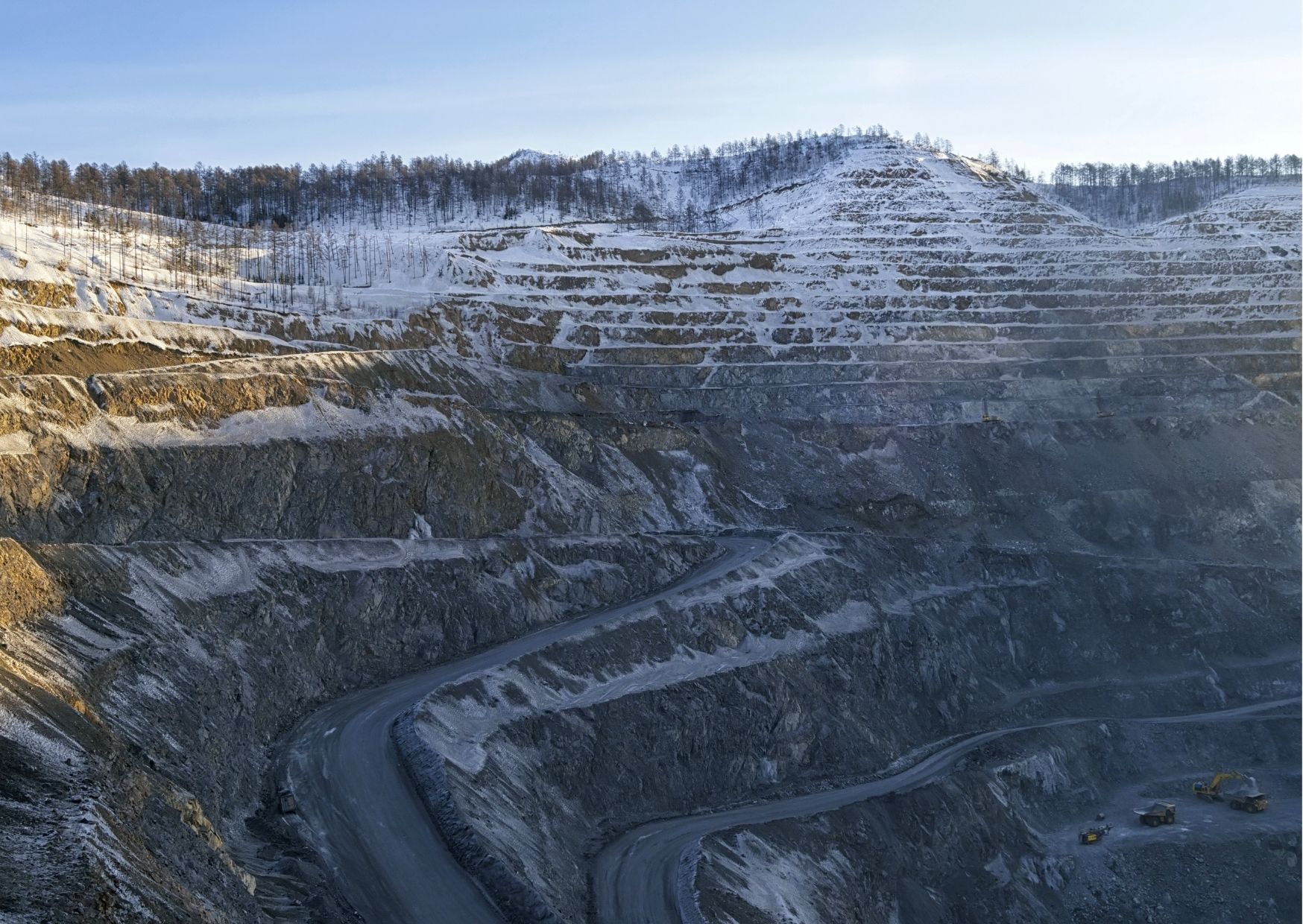 Development of  Sobstvenno-Kachkanarskoye Deposit of titanomagnetite iron ores